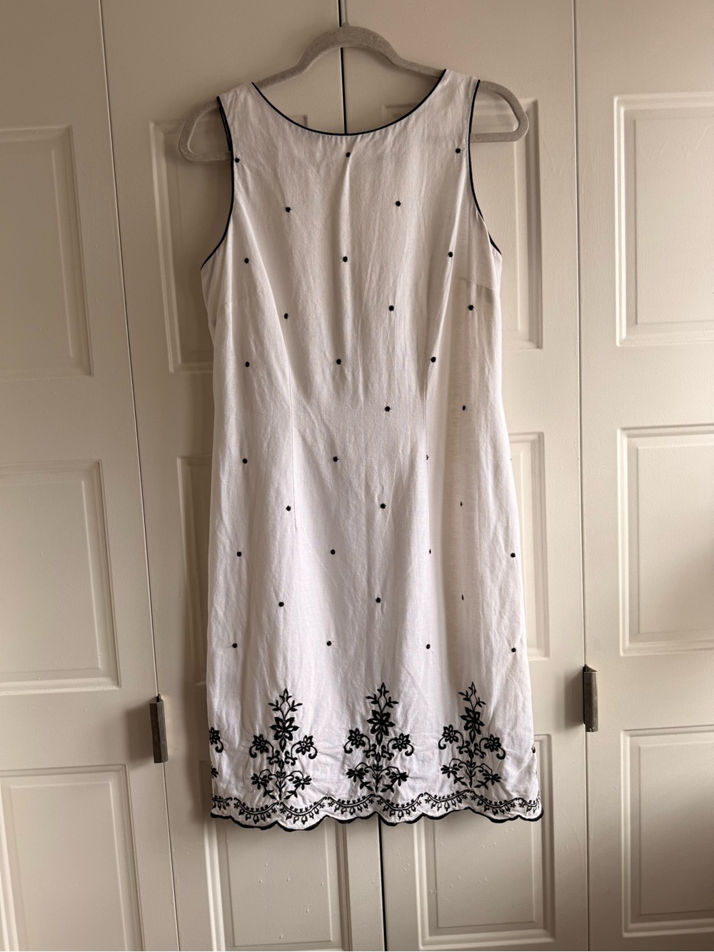 VTG Dressbarn White Linen Blend Embroidered Sheath Dress Cottagecore Size 8 Chic
